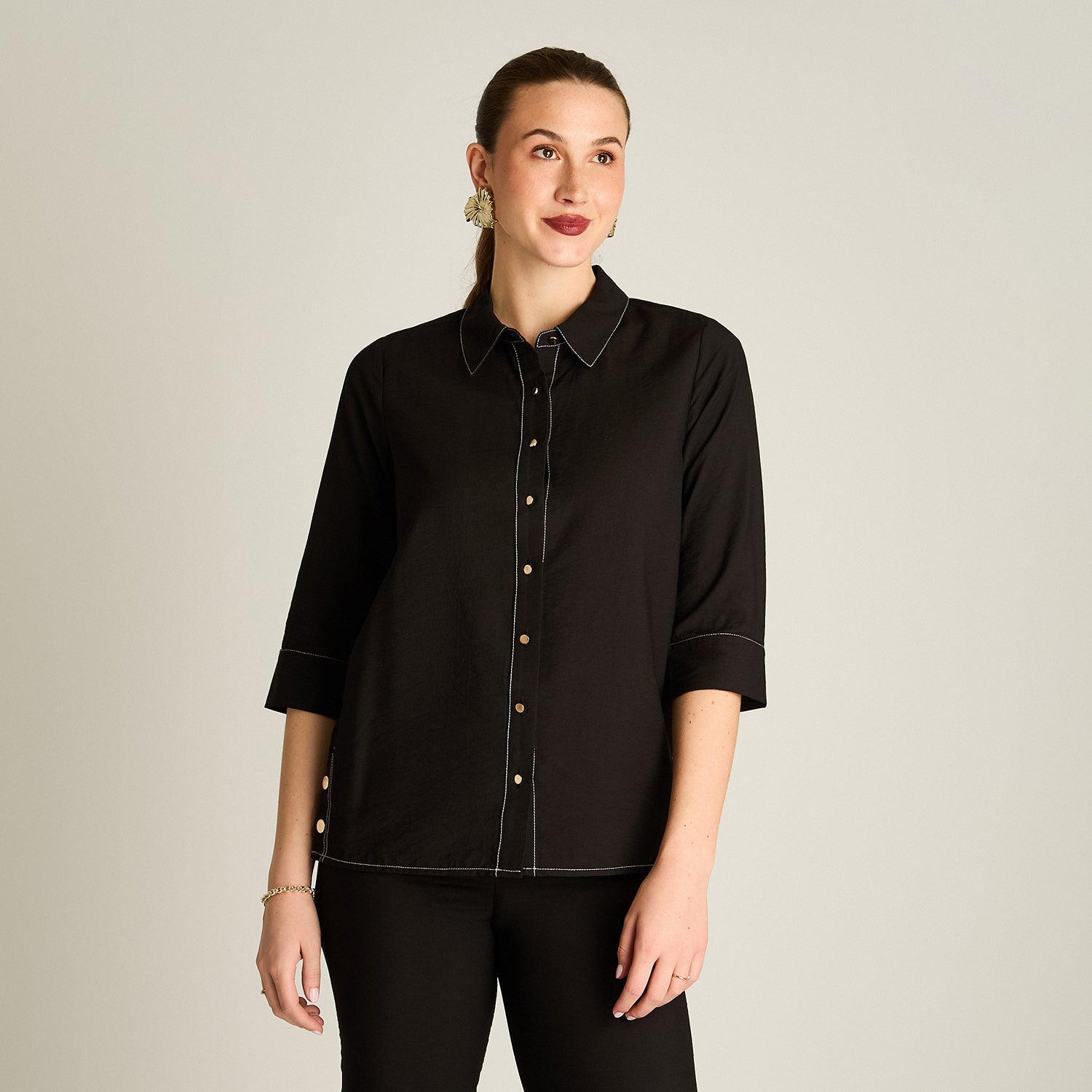 Blusa Negro Manga 3/4 Elasticidad Nula Sin Forro Calce Normal Tela Plano